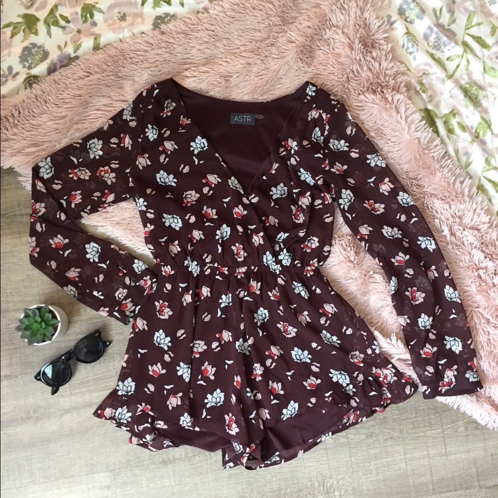 flirty floral long sleeve romper••